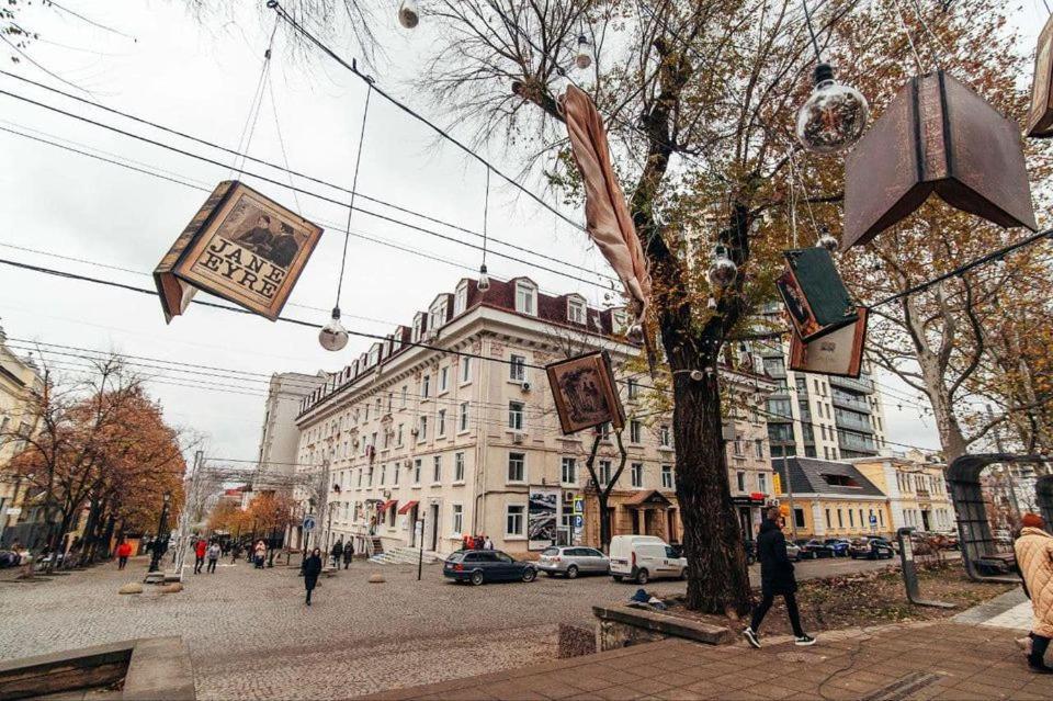 Cathedral Park And Pedestrian Zone Ultracentral Cozy Apartment In Chisinau Exterior photo